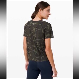 Lululemon Outrun the Heat Short Sleeve Size 10